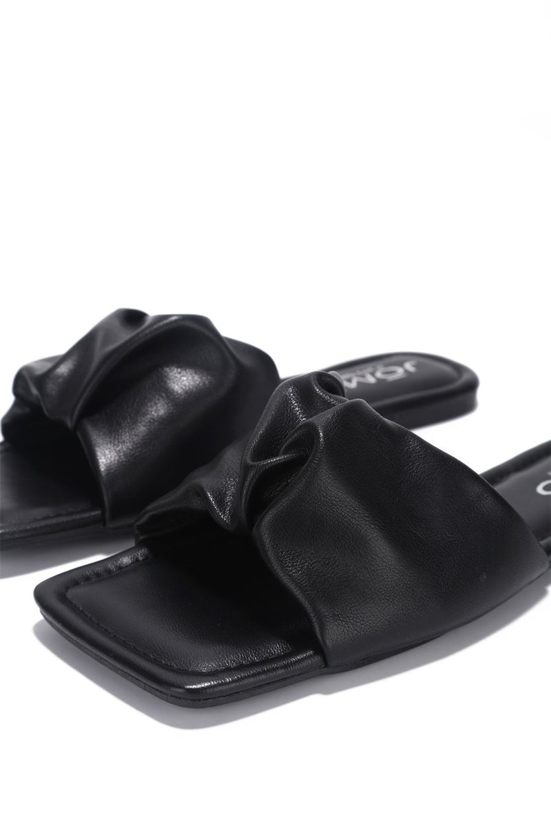 RANGOON I DON'T WANT NO SCRUBS FLAT SANDALS- BLACK - LURE- Yorktown Mall